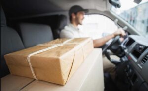 В Україні можуть ввести податки для таксистів і кур’єрів: деталі нового законопроекту
