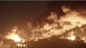 Вогонь на нафтобазі "Кавказ" не вщухає, кількість постраждалих зростає