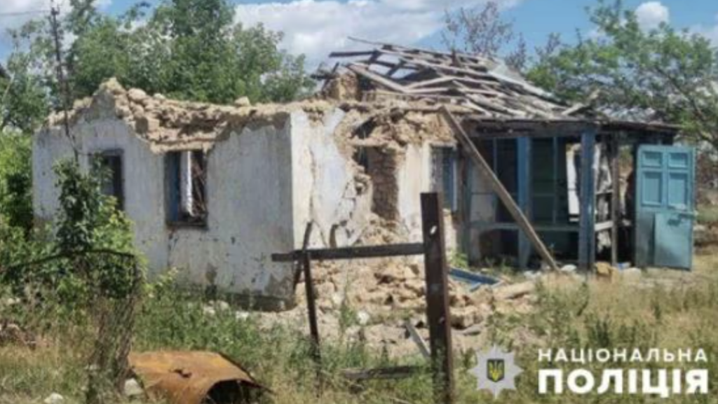 Під артилерійським вогнем: В Антонівці загинула 84-річна жінка, 14 осіб отримали поранення