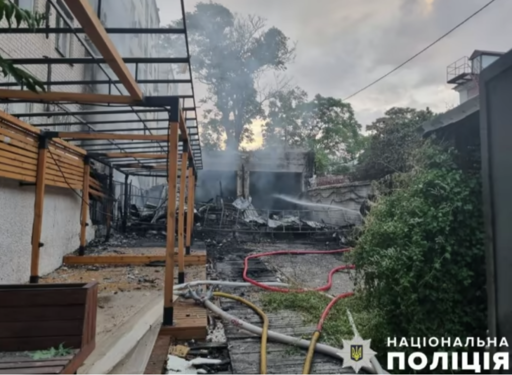 Під артилерійським вогнем: В Антонівці загинула 84-річна жінка, 14 осіб отримали поранення