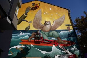 У Києві зʼявився мурал «Мудрий панує над зірками» в межах проєкту «ГУРКІТ від ГУРу»