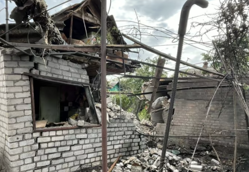 Російські обстріли Нікополя: загинула дитина, поранені троє дорослих_штаб.info