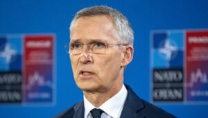 ексгенсек НАТО Столтенберг для Financial Times.