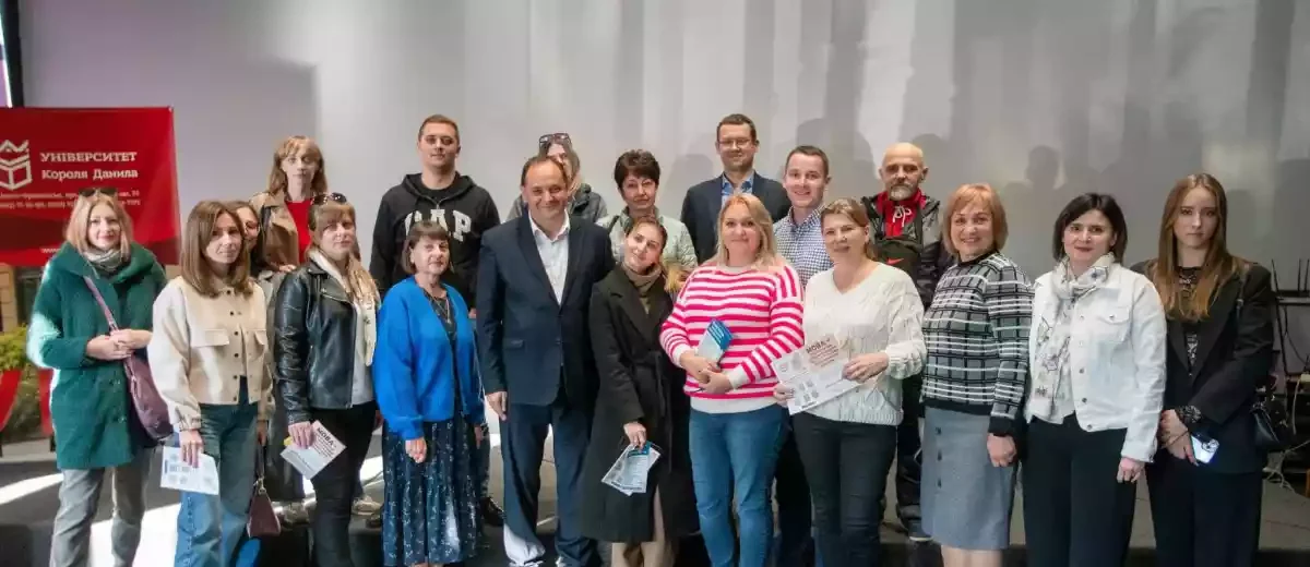 24 жовтня відбулися перші збори мовних волонтерів за участю близько 40 людей