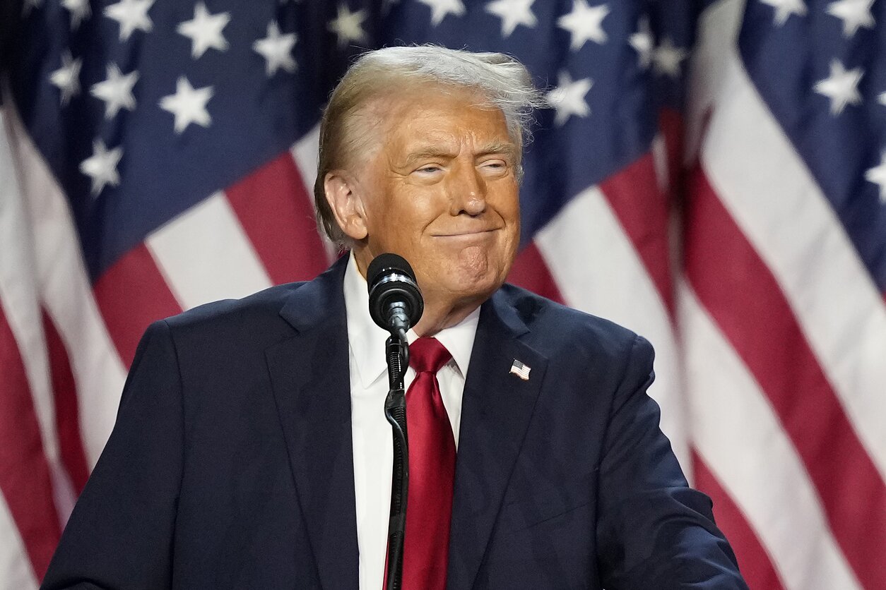 Трамп здобув перемогу у всіх "хитких" штатах і отримує 312 голосів виборників штаб інфо
