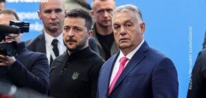 Зеленський прибув до Угорщини, де він візьме участь у саміті євро-політичногї спільноти.