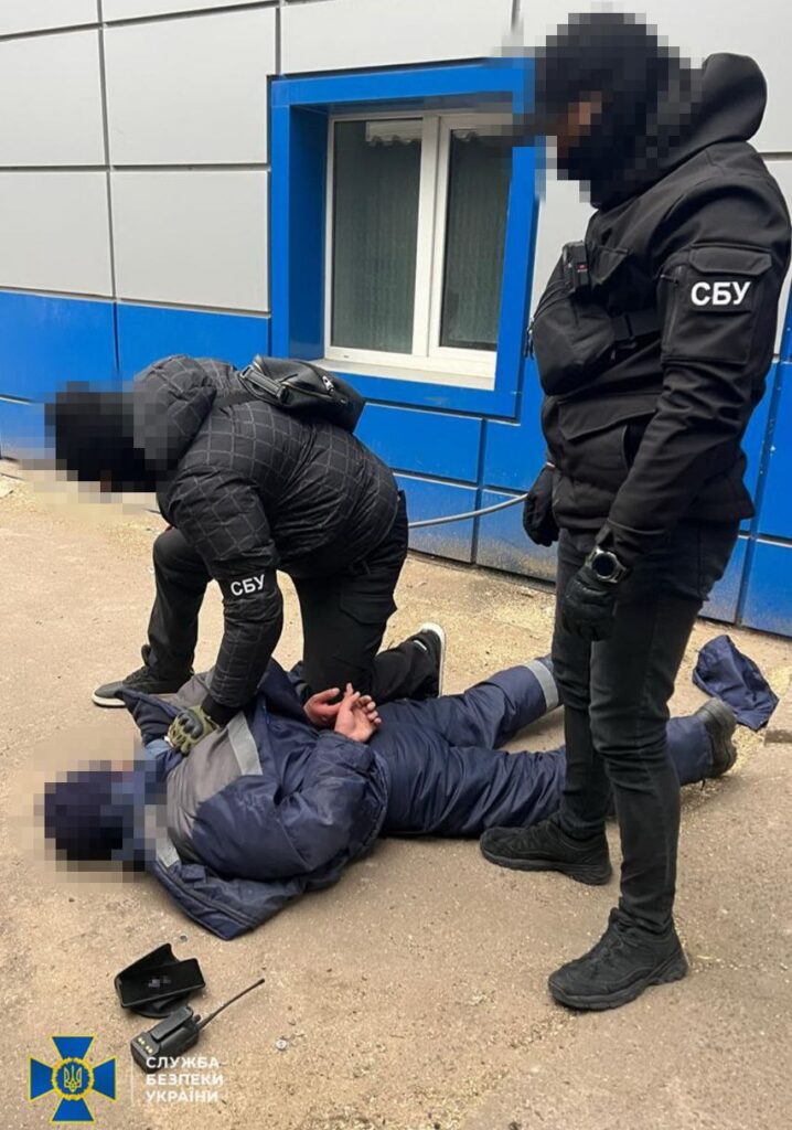 зрадник, який встановив вебкамери біля Миколаївського морпорту, щоб шпигувати за кораблями ЗСУ