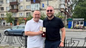 ДБР завершило розслідування щодо постачання неякісного одягу для ЗСУ: підозрюють бізнесмена Гринкевича та його сина Штаб інфо