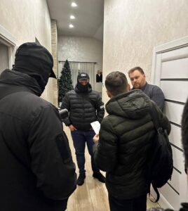 СБУ прийшла з обшуками до ексведучого каналів Медведчука Макса Назарова: фото