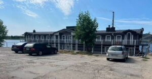 директори будівельних компаній, одну з яких очолює за сумісництвом адвокат, вирішили заволодіти нерухомістю в Дніпровському районі столиці.