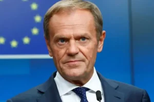 Прем'єр-міністр Польщі відреагував на серйозні звинувачення з іронією, демонструючи спокій у розпал політичної бурі - Штаб інфо