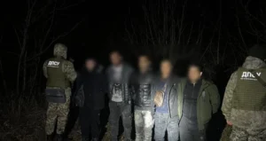 Прикордонники затримують чоловіків, які намагалися нелегально перейти кордон