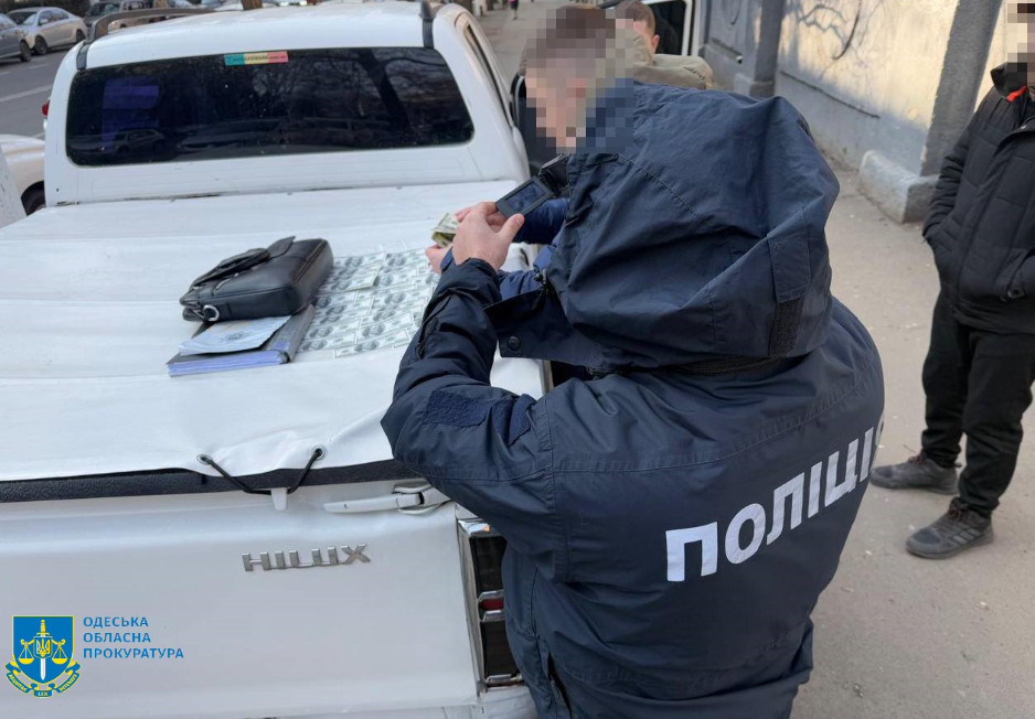 На Одещині селищного голову затримали на хабарі за виділення землі Штаб.інфо