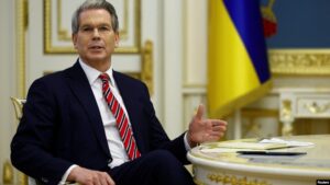 Дональд Трамп доручив міністру фінансів Скотту Бессенту переглянути та, за необхідності, посилити санкції проти Російської Федерації.