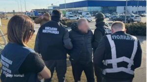 Львів’янина затримали за хабар у 11,5 тис. доларів за переведення військового у тил – Штаб інфо