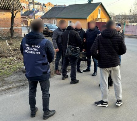 Лікар ВЛК у Лубнах вимагав хабар за ухилення від служби – Штаб інфо
