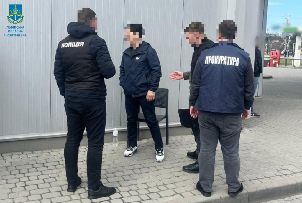 Спроба підкупу прокурора на Львівщині — затримано чоловіка, який пропонував хабар у 3 000 доларів. Актуальні новини від Shtab.info