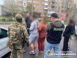 СБУ вилучає психотропні пігулки під час обшуків
