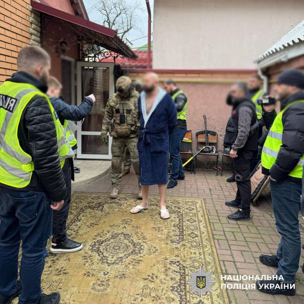 викрили 50-річного мешканця Київщини, який вербував українок для сексуальної експлуатації за кордоном
