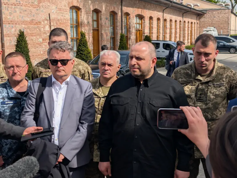 Переговори України та Росії у Стамбулі — делегації за одним столом