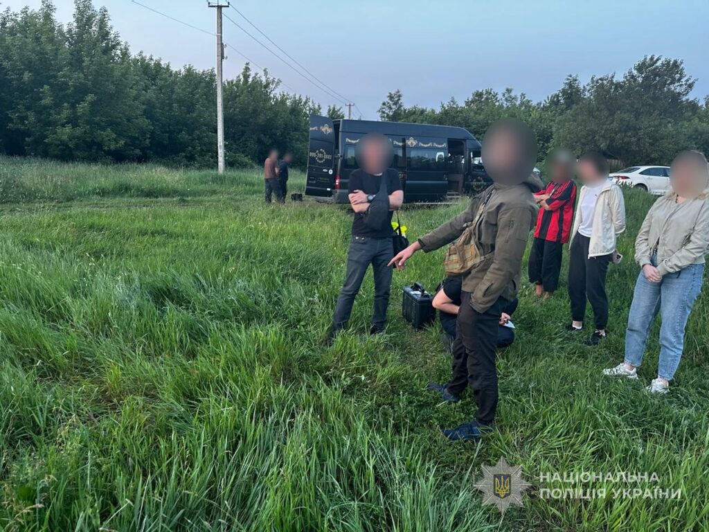 На Сумщині двоє чоловіків до смерті забили односельця і закопали тіло