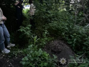 На Сумщині двоє чоловіків до смерті забили односельця і закопали тіло