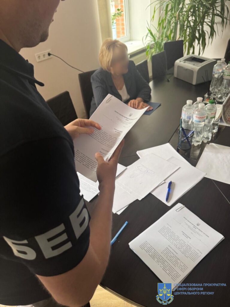 бухгалтерку підприємства з оборонки підозрюють в ухиленні від сплати ПДВ на 325 млн грн