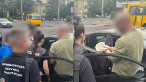 Затримання посадовця на хабарі в Одесі