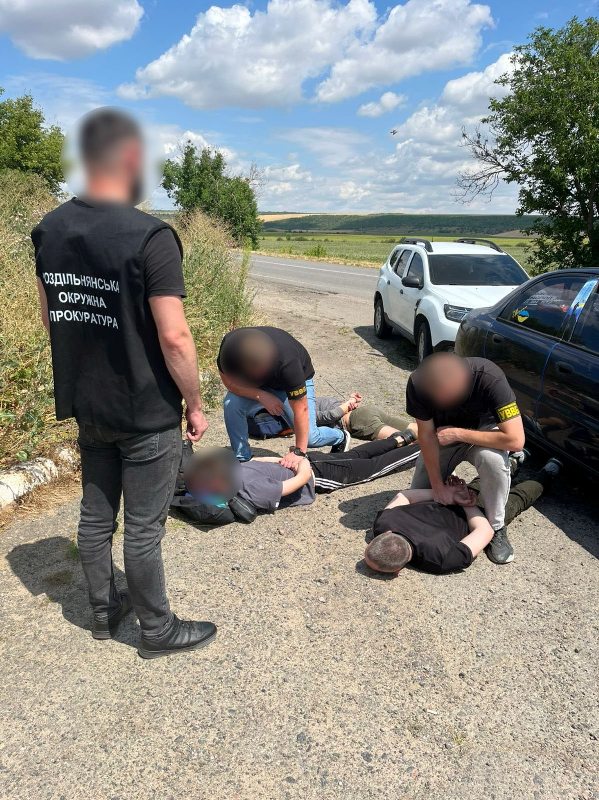 Затримання чоловіка, який намагався дати хабар прикордоннику на Одещині