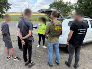 Затримання чоловіка, який намагався дати хабар прикордоннику на Одещині