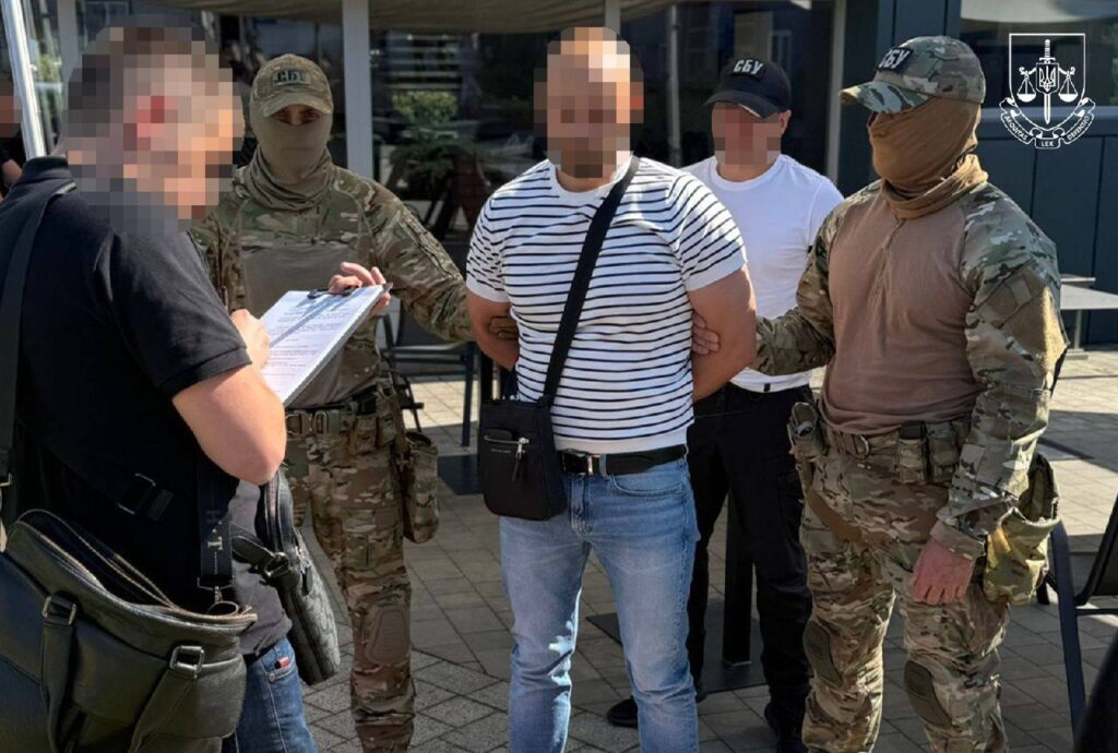 На Львівщині затримано митника за підозрою у хабарництві