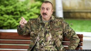 Після перемоги у війні президент Алієв став часто з'являтися у камуфляжі