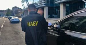 Посадовець Міноборони підозрюється у хабарі $1,3 млн за будівництво житла для військових