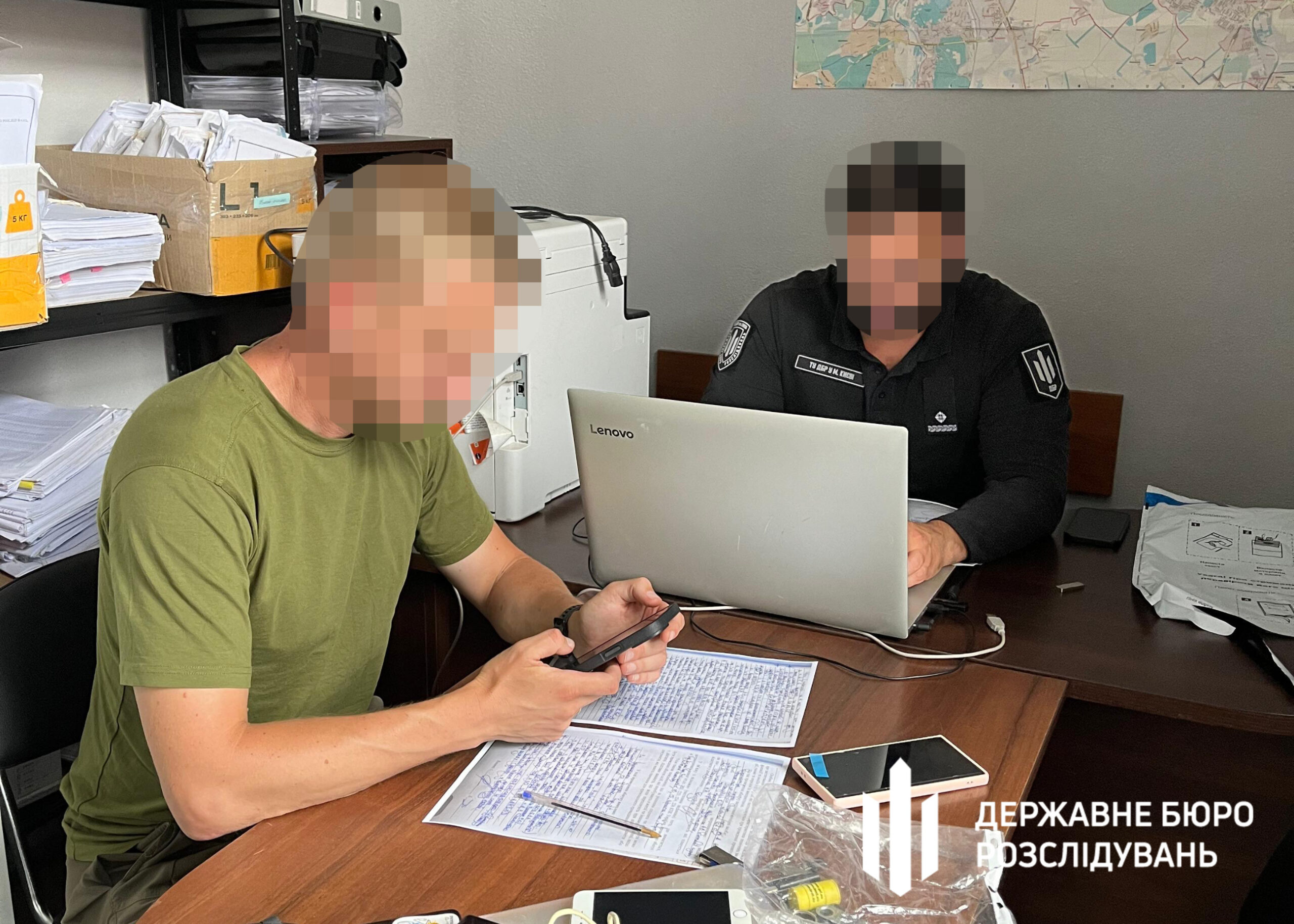 ДБР завершило розслідування щодо військового та командира за ухилення від служби