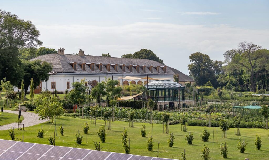 Маєток Орбана в Хатванпусті