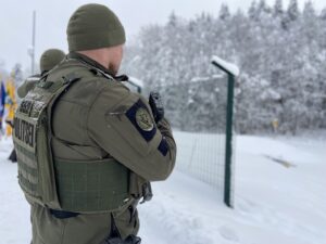 В Естонії на східному кордоні почали зміцнювати сторінку (Фото: Мірьям Миттус/ERR)