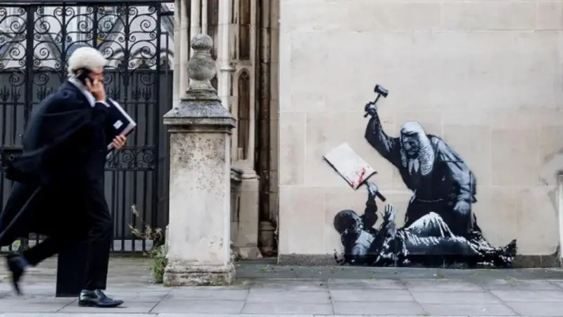 Новий мурал Banksy викликав розслідування в Лондоні
