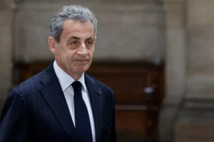 Ніколя Саркозі починає відбування покарання у в’язниці La Santé