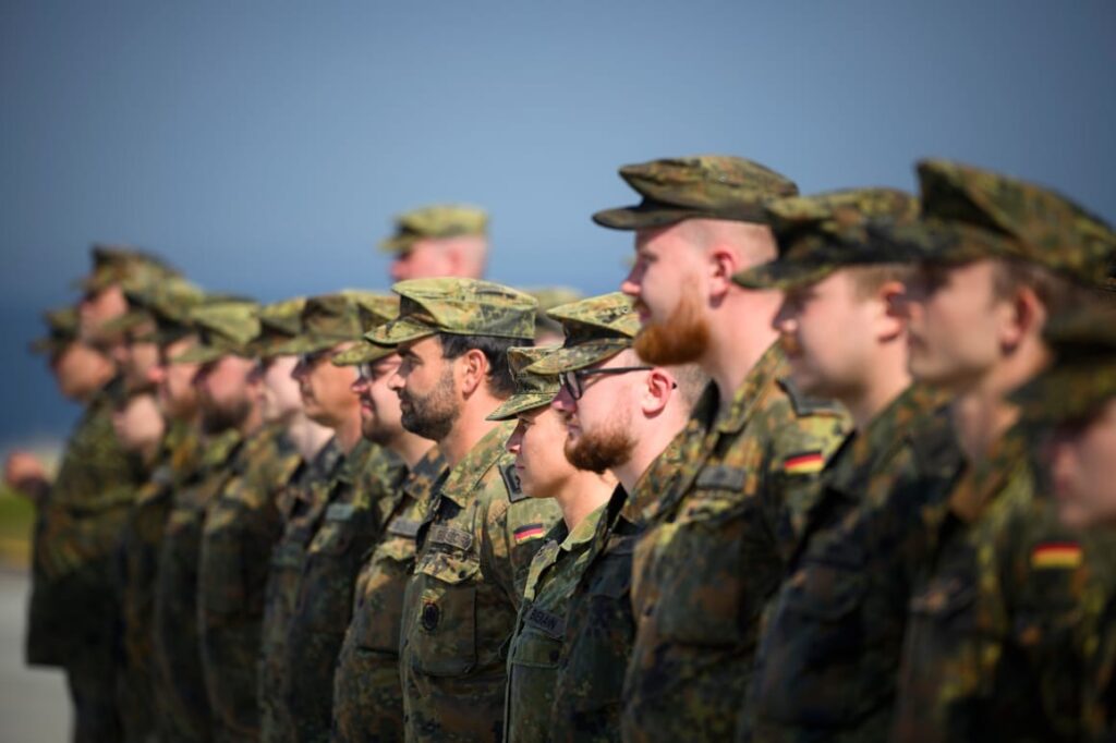 У Німеччині стрімко зростає кількість батьків, які шукають способи уберегти своїх дітей від військової служби.