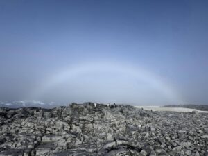 Українські полярники зафіксували рідкісну білу веселку над Антарктидою