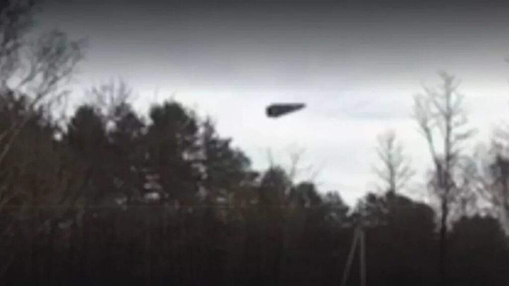 момент падіння російської аеробалістичної ракети