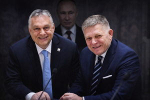 За словами Ушакова, Фіцо приїде на парад 9 травня як один із запрошених іноземних гостей.