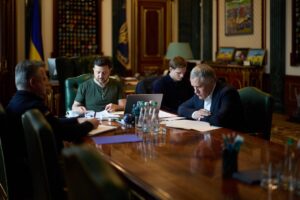 Зеленський: визначено дату першого траншу кредиту на 90 млрд євро від ЄС Володимир Зеленський
