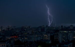 20 травня Україну накриють грози, шквали та місцями град