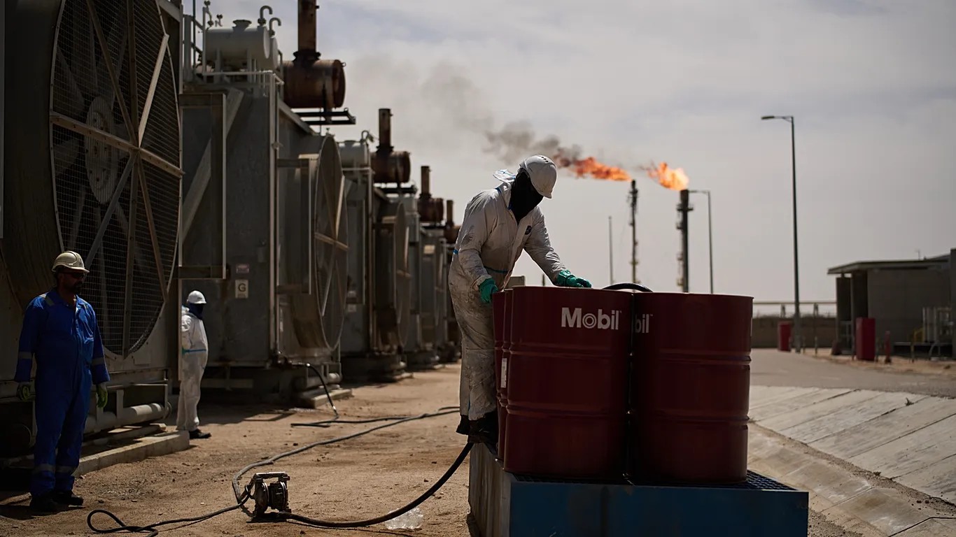 Ірак оголосив про відкриття великого нафтового родовища у провінції Наджаф, неподалік кордону із Саудівською Аравією.