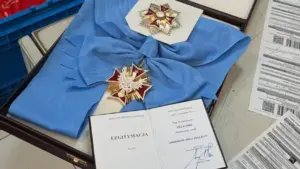 У Навроцького пояснили, чому орден Білого Орла не забрали у Шредера та Муссоліні