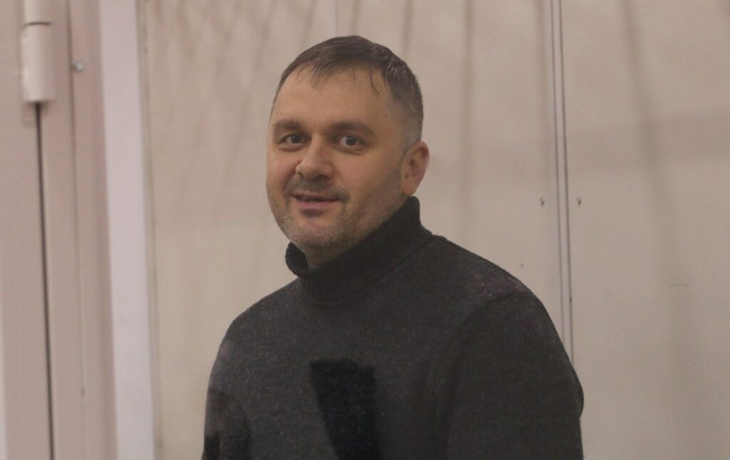 Гусаров