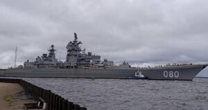 Крейсер “Адмірал Нахімов” вийшов на фінальні випробування: росія знову хвалиться кораблем-гігантом