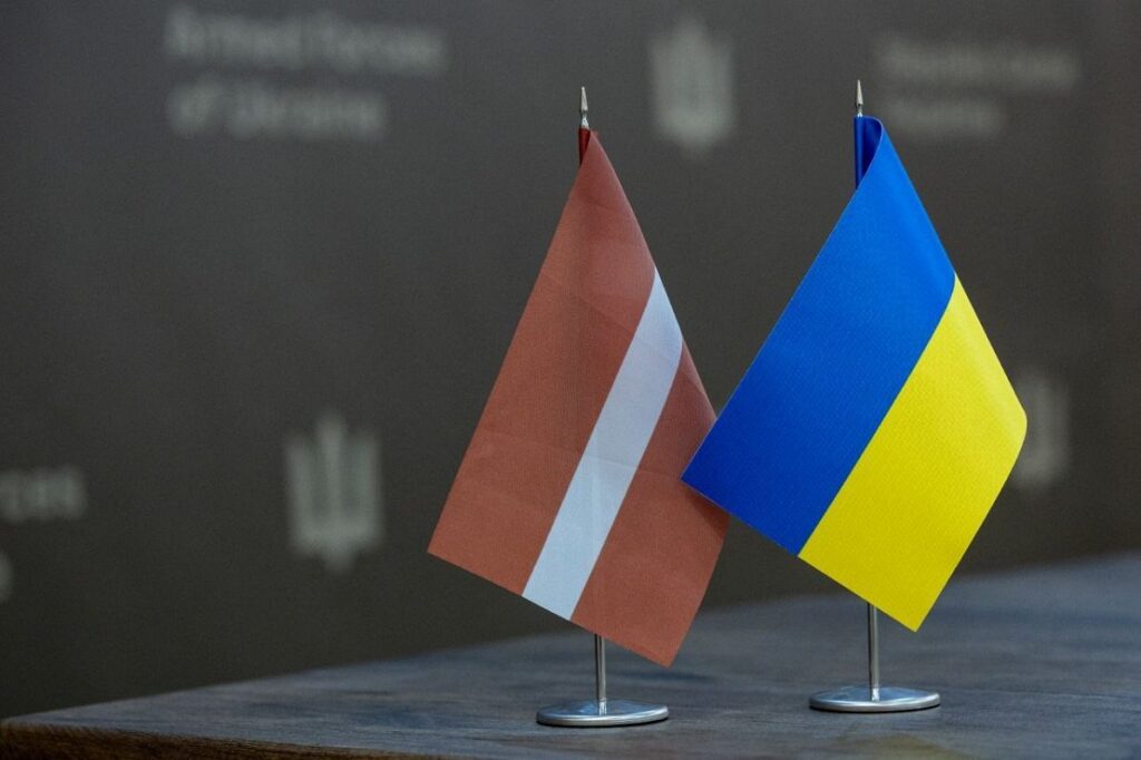 латвія