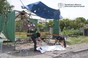Росіяни вдарили по зупинці транспорту у Запоріжжі: є загиблі Запоріжжя